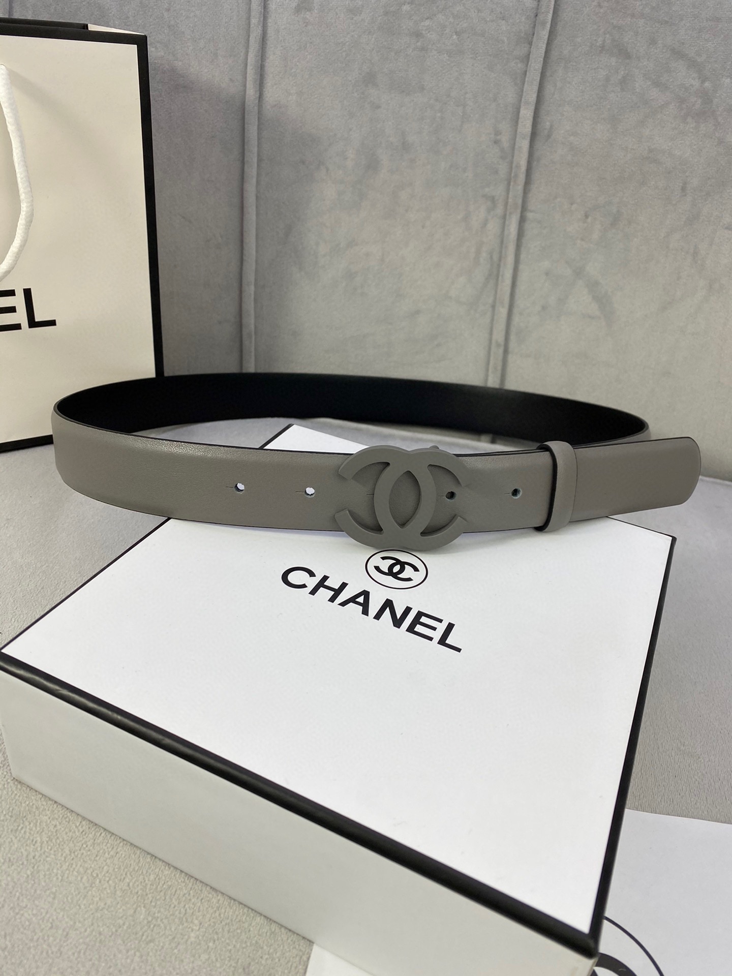  宽度3.0cm Chanel （香奈儿）女士腰带（小牛皮）经典扣头（内侧cnc走光处理）边角手感圆润配