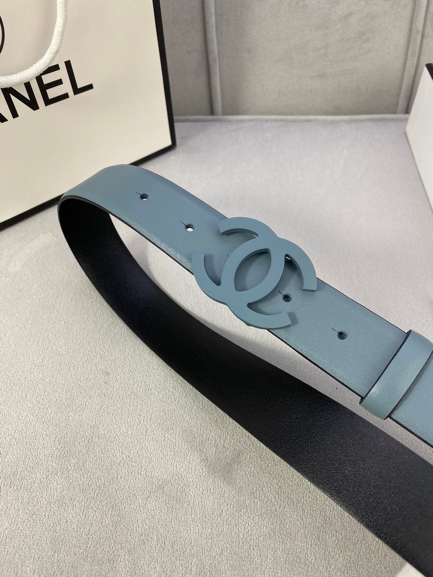  宽度3.0cm Chanel （香奈儿）女士腰带（小牛皮）经典扣头（内侧cnc走光处理）边角手感圆润配