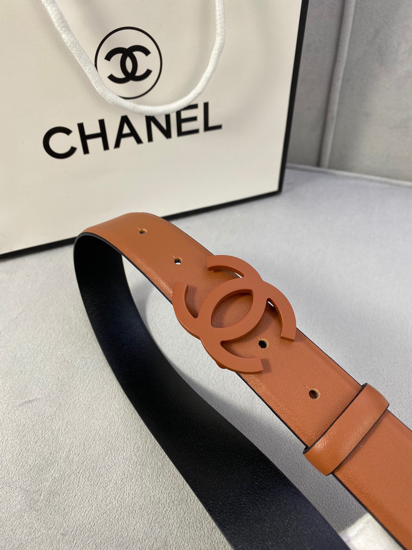  宽度3.0cm Chanel （香奈儿）女士腰带（小牛皮）经典扣头（内侧cnc走光处理）边角手感圆润配