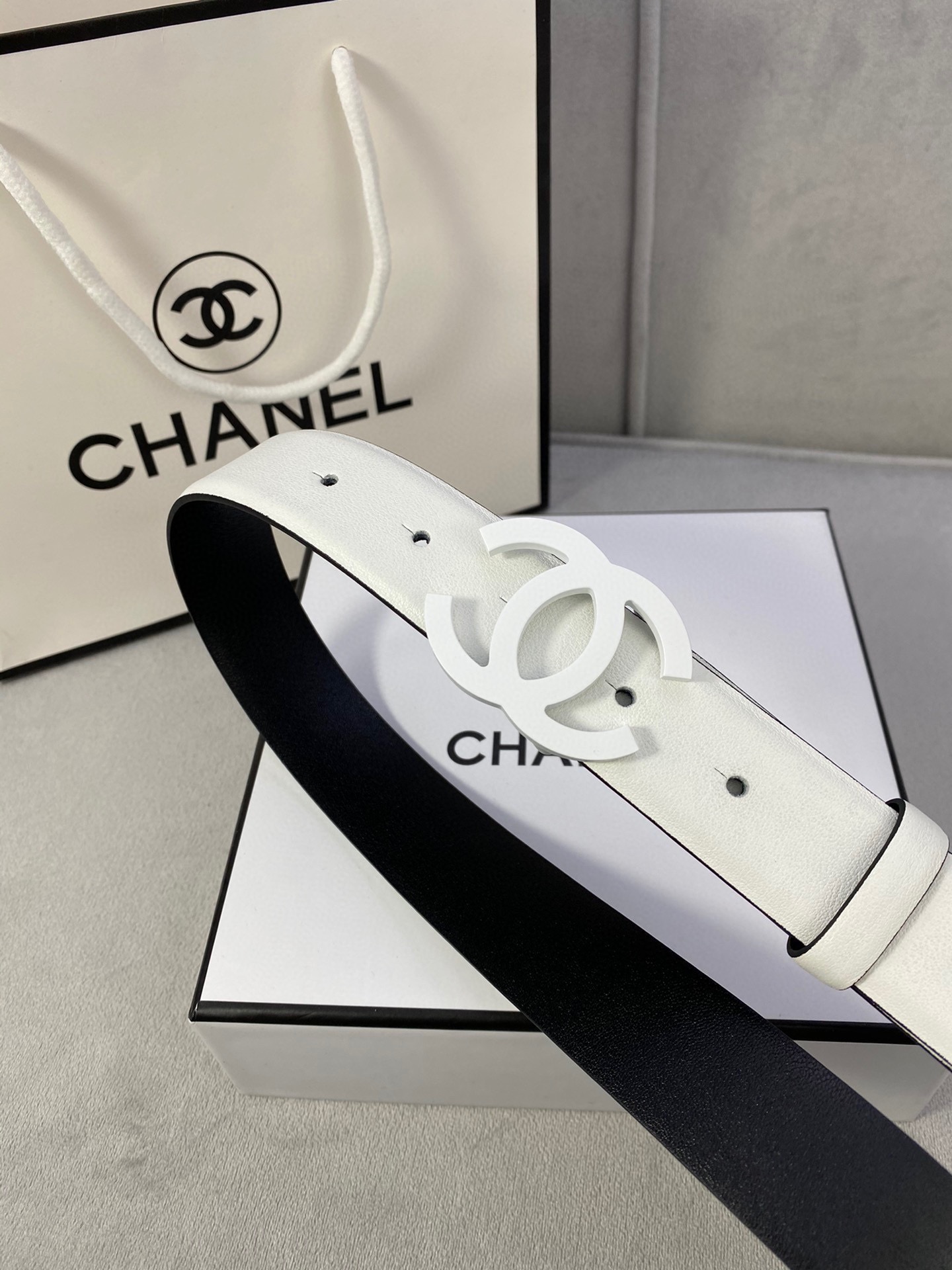  宽度3.0cm Chanel （香奈儿）女士腰带（小牛皮）经典扣头（内侧cnc走光处理）边角手感圆润配