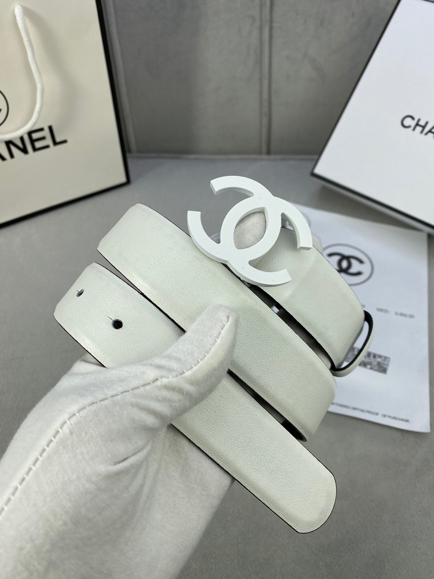  宽度3.0cm Chanel （香奈儿）女士腰带（小牛皮）经典扣头（内侧cnc走光处理）边角手感圆润配