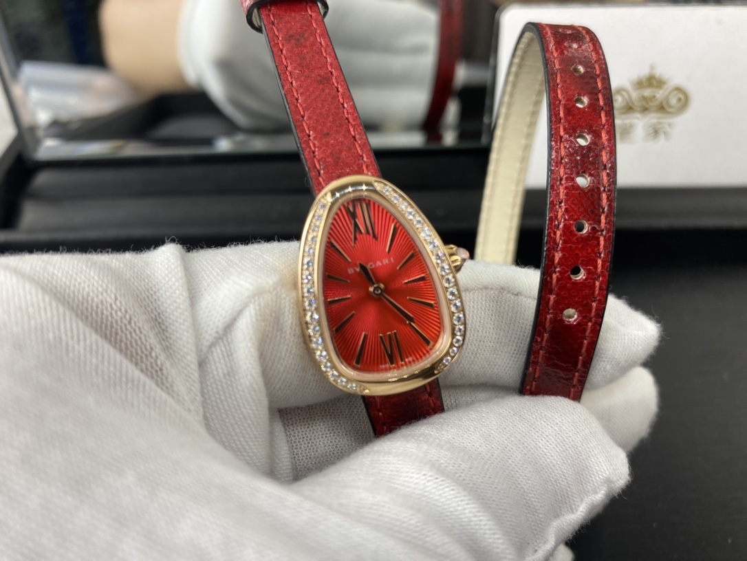 Bvlgari 皇家 宝格丽SERPENTI系列女表