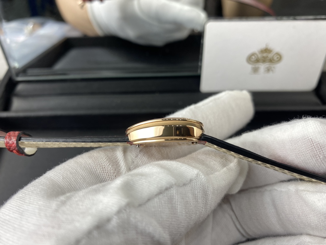 Bvlgari 皇家 宝格丽SERPENTI系列女表