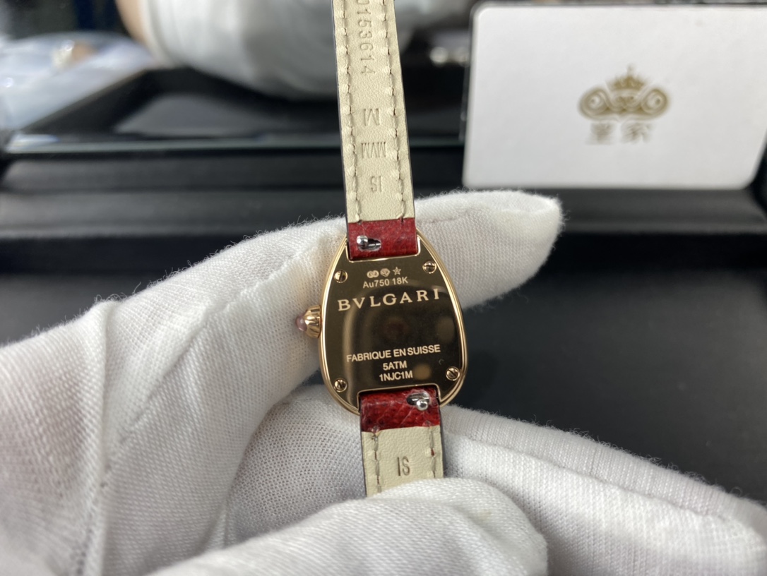 Bvlgari 皇家 宝格丽SERPENTI系列女表