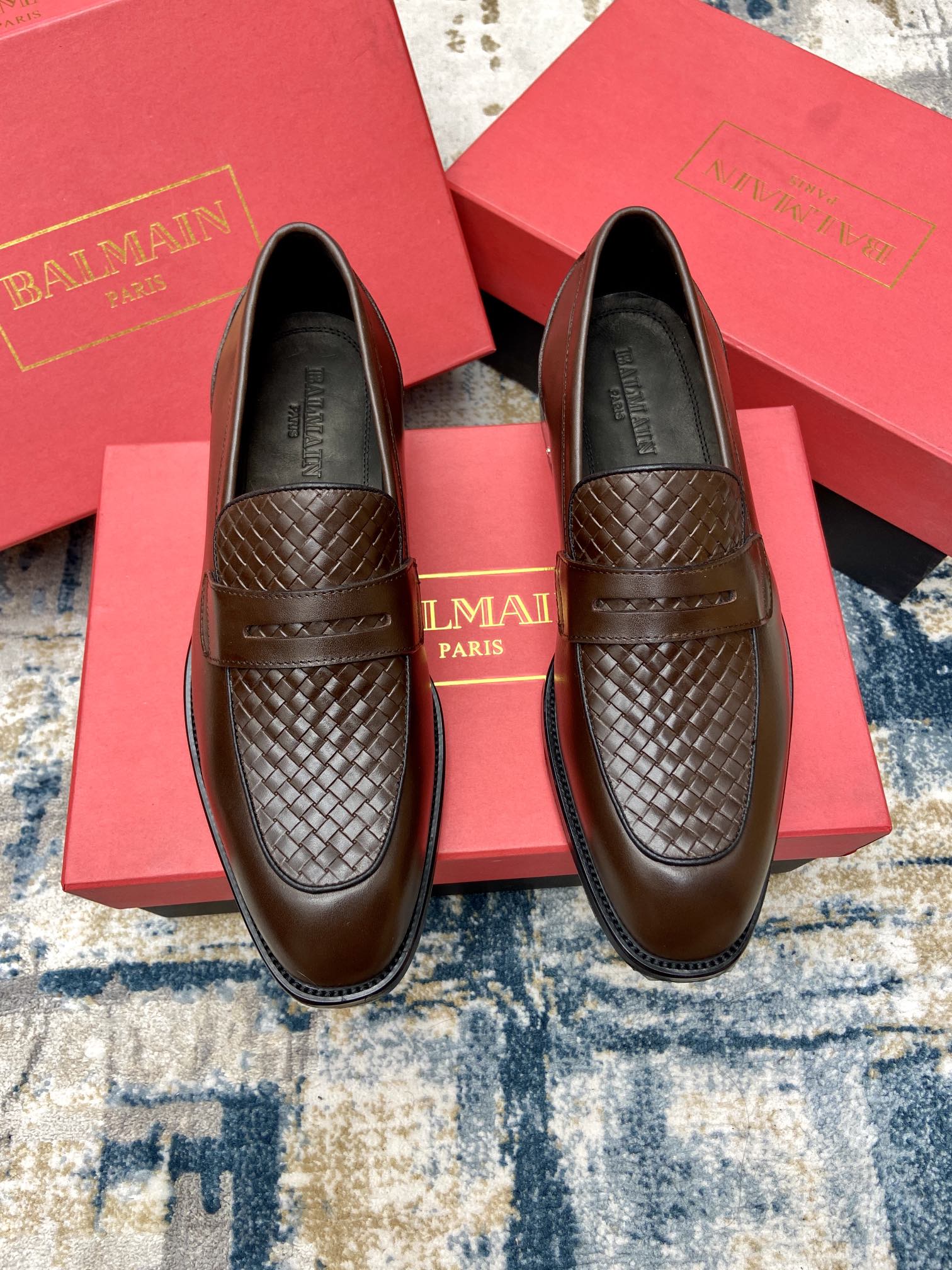 NO:620920,Balmain~ Size: 38-45 Balmain's new men's leather-soled formal leather shoes, original high-quality cow leather, made of imported calfskin on the surface, with cowhide lining/foot pads, original imported genuine leather outsole, full of luxury, a must-see!  ,,balmain,balmain,cowhide,Leather soles19860909Balmain～ 码数:38-45 巴尔曼新款男士皮底正装皮鞋,原单品质牛货,面采用进口小牛皮制作,搭配牛皮内里/垫脚,原版进口真皮大底,尽显奢华,看对眼必须入！,,balmain,balmain,cowhide,Leather soles,Men's shoes