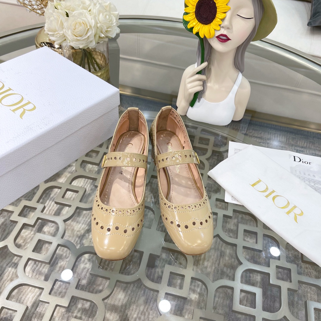 Dior 2022 haute couture boucle en métal à lettres Mary Jane talon épais nœud papillon bout carré première exclusivité lancement sur le marché au top