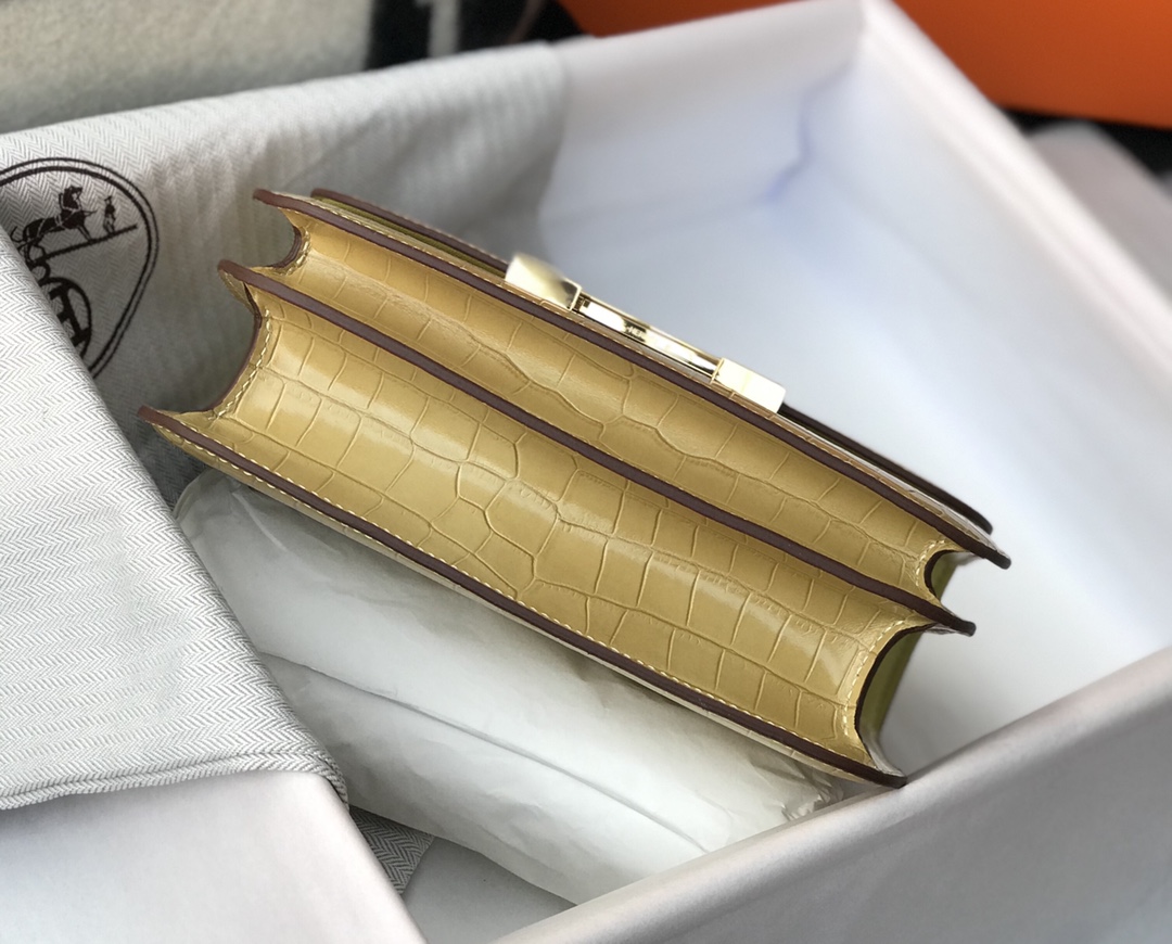 Hermès Constance 18 Alligator Leather Shoulder Bag - Milk Apricot, Gold Hardware 5 i1619352055 8596 4