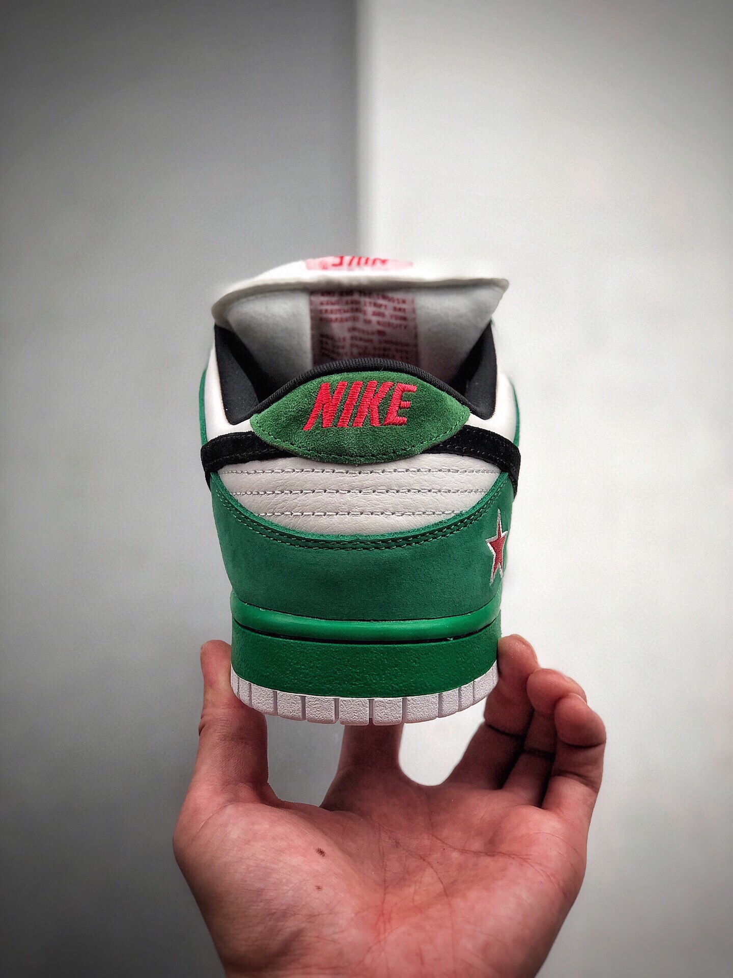350  耐克SB 板鞋 喜力啤酒 喜力联名款 绿黑色 Nike SB DuNIKE Low Pro SB “Heineken”  304292-302