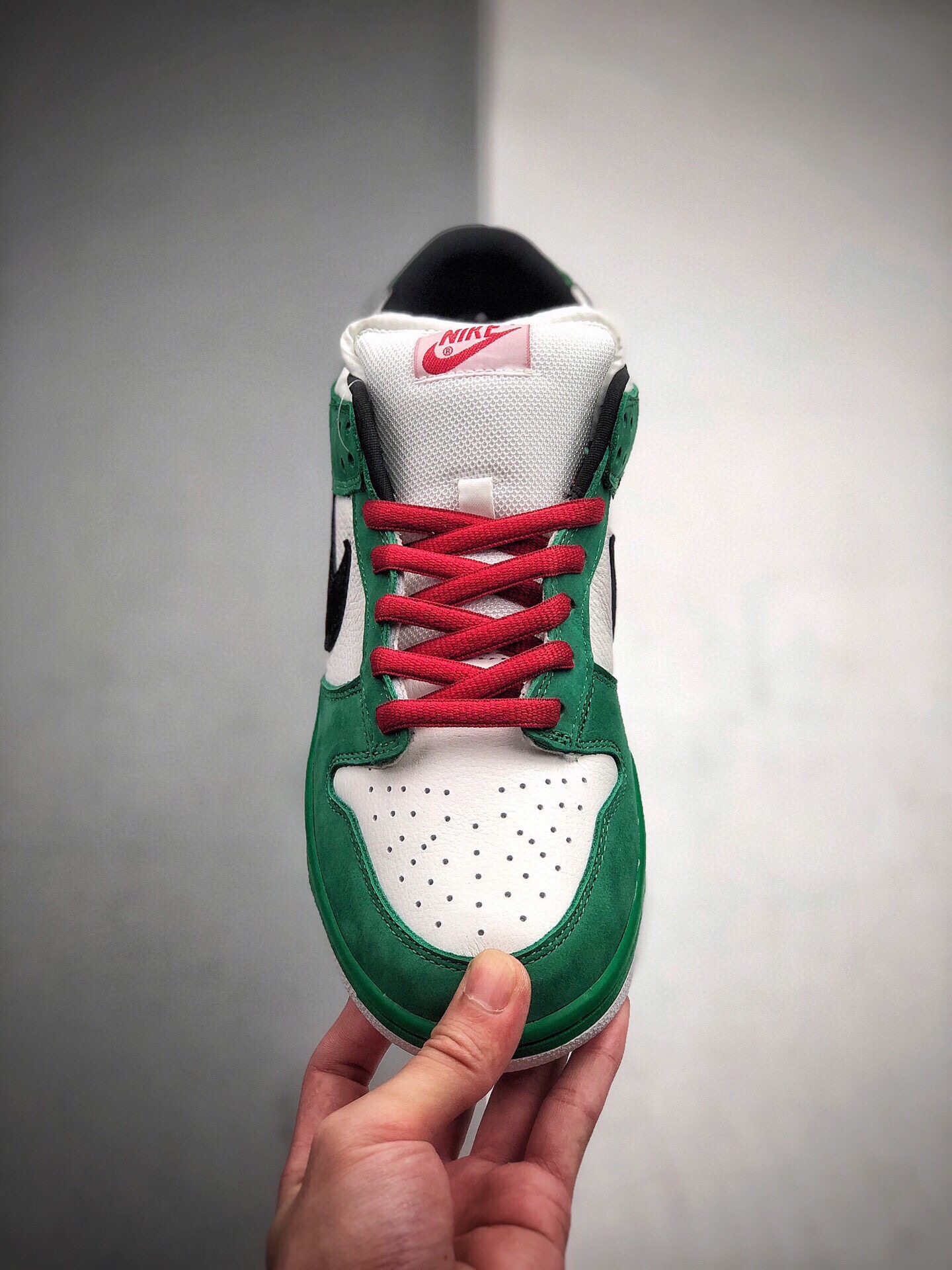 350  耐克SB 板鞋 喜力啤酒 喜力联名款 绿黑色 Nike SB DuNIKE Low Pro SB “Heineken”  304292-302