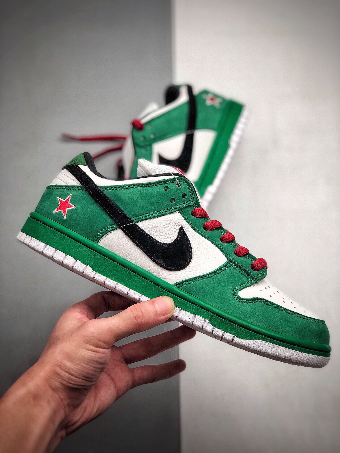 350  耐克SB 板鞋 喜力啤酒 喜力联名款 绿黑色 Nike SB DuNIKE Low Pro SB “Heineken”  304292-302