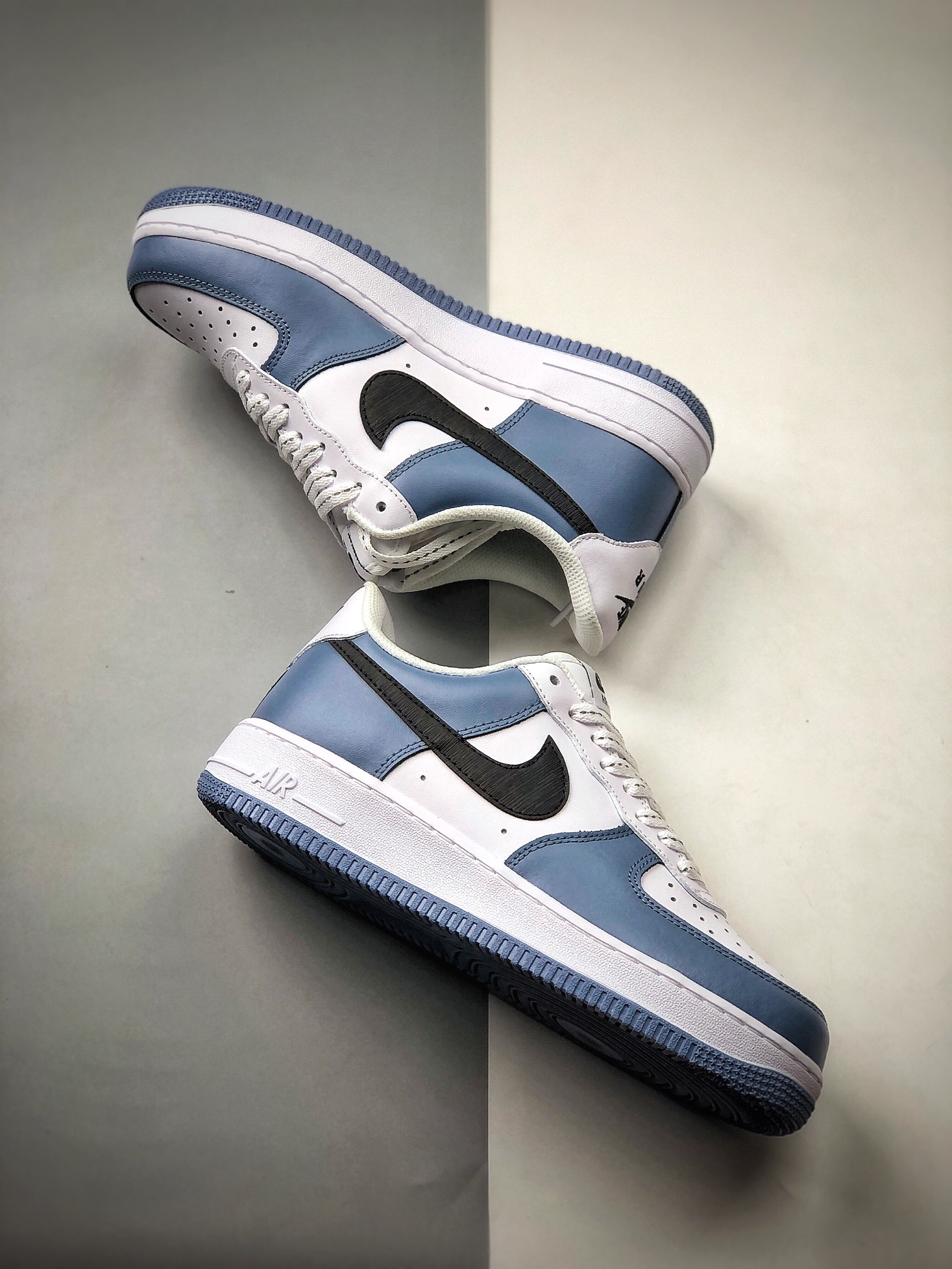 240 NIKE FORCE空军一号运动休闲板鞋   CQ5059-109