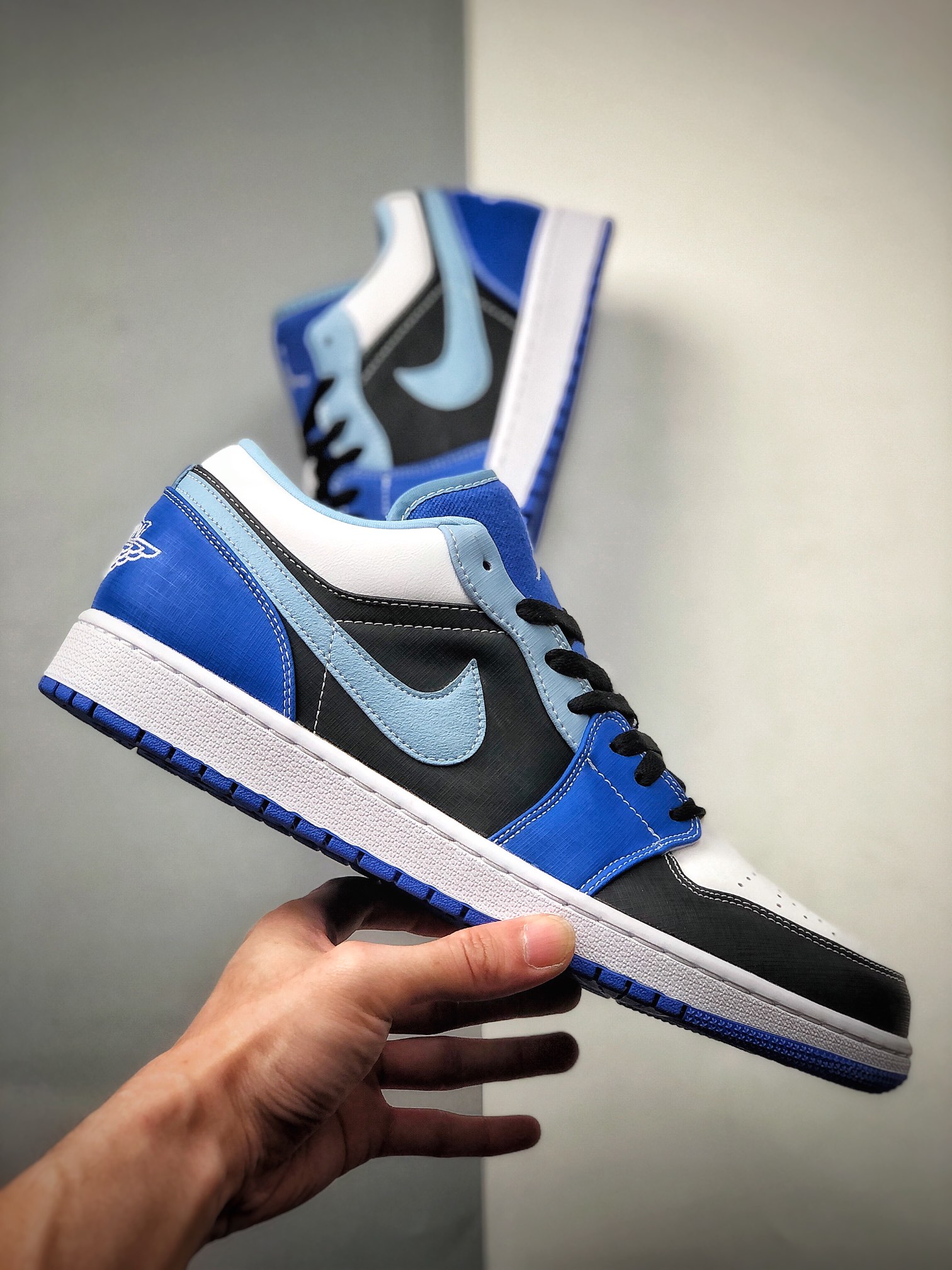 220  Air Jordan 1 Low 低帮 白蓝黑 AJ1 乔丹1代 aj1 乔1 低邦 白蓝黑 乔丹篮球鞋系列  DH0206-400