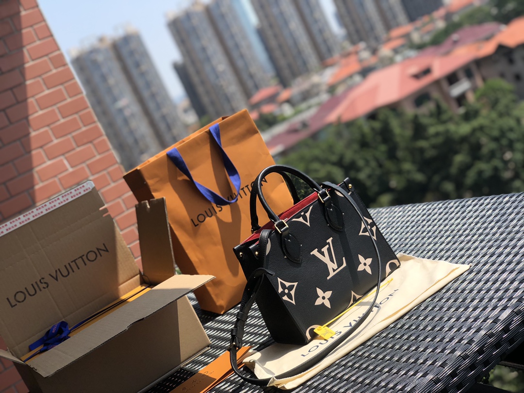 🌼 m45659尺寸25-19-11.5㎝ 被L*V疯狂迷住的粉丝们注意了，出新款小号onthego 了