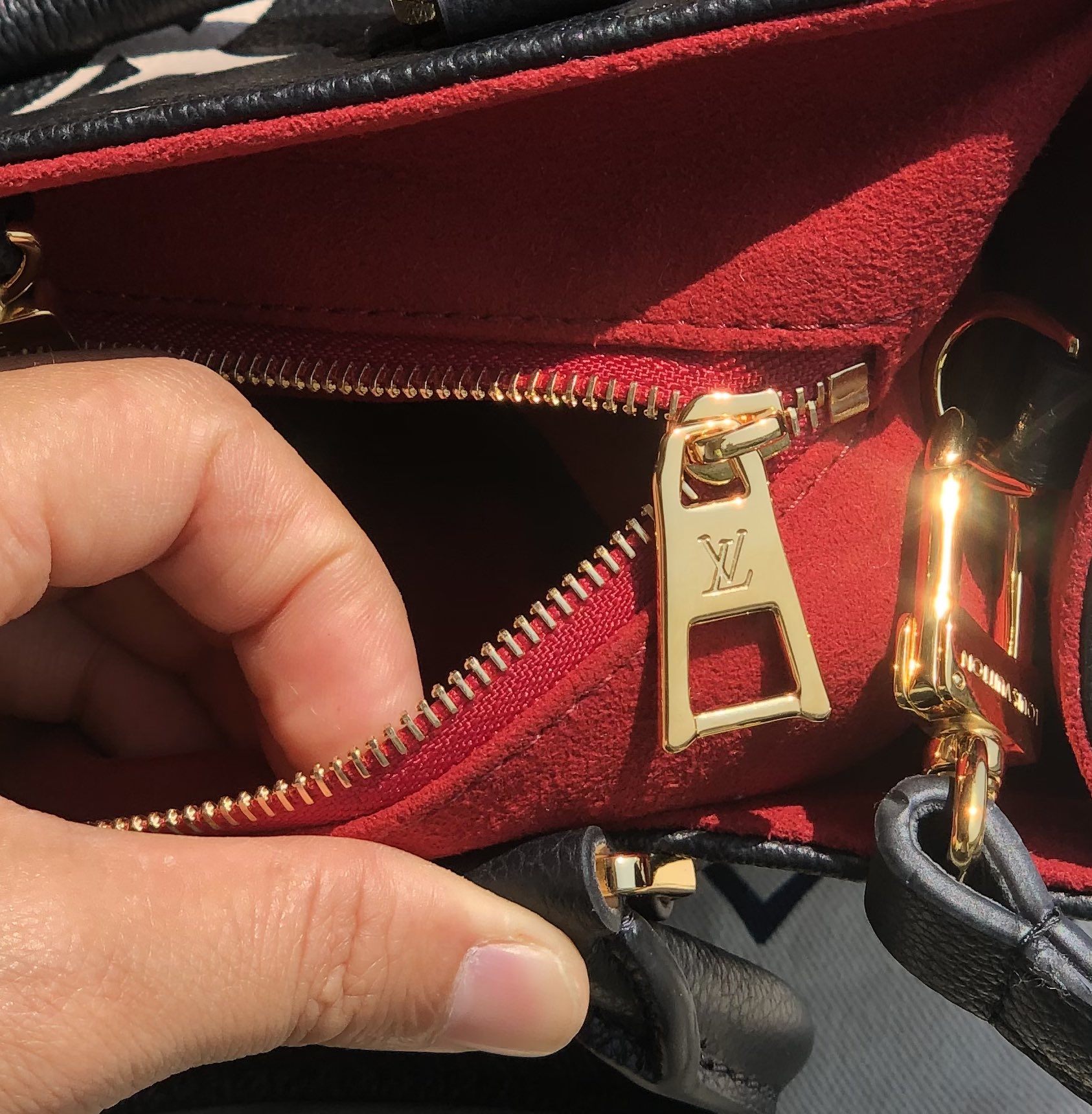 🌼 m45659尺寸25-19-11.5㎝ 被L*V疯狂迷住的粉丝们注意了，出新款小号onthego 了