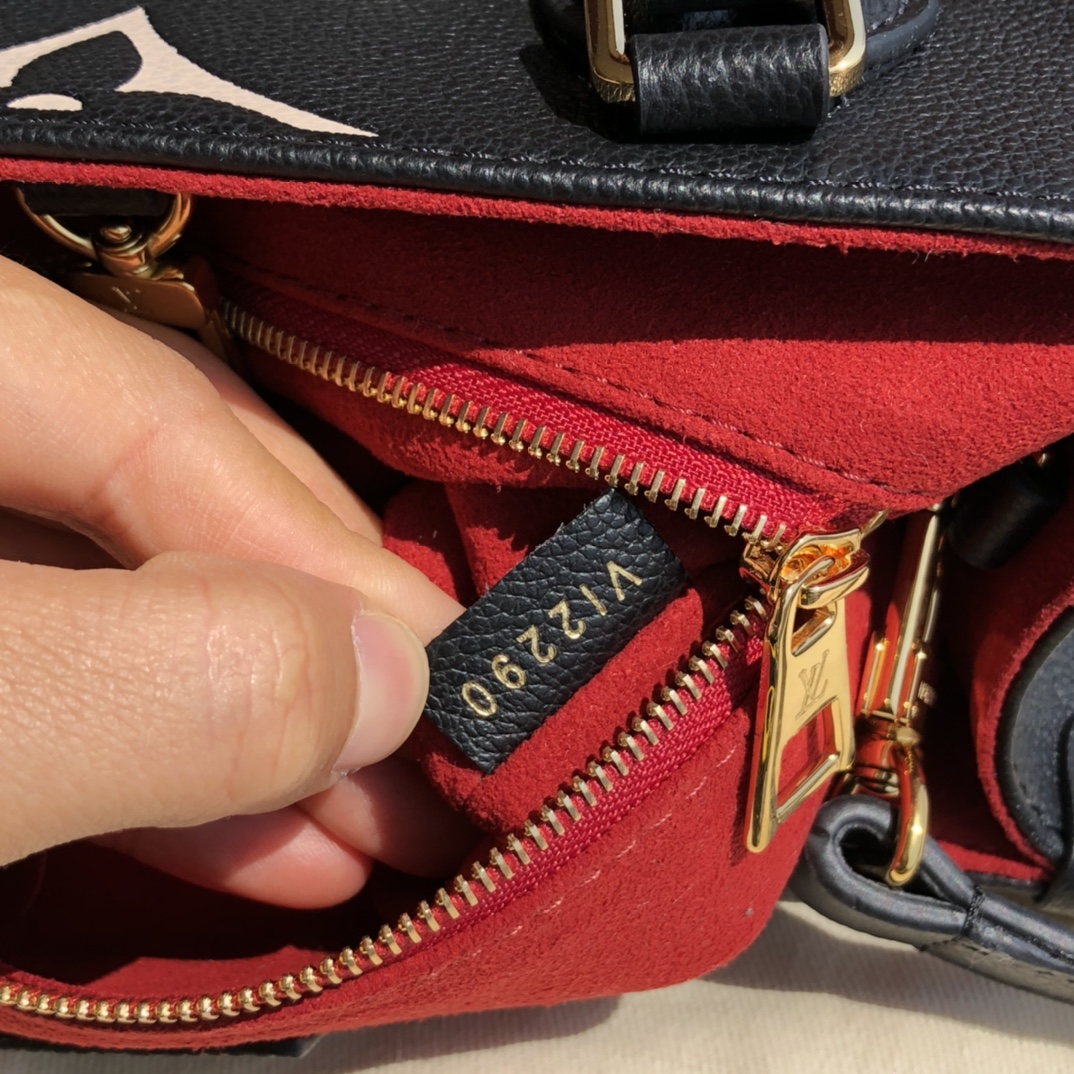 🌼 m45659尺寸25-19-11.5㎝ 被L*V疯狂迷住的粉丝们注意了，出新款小号onthego 了