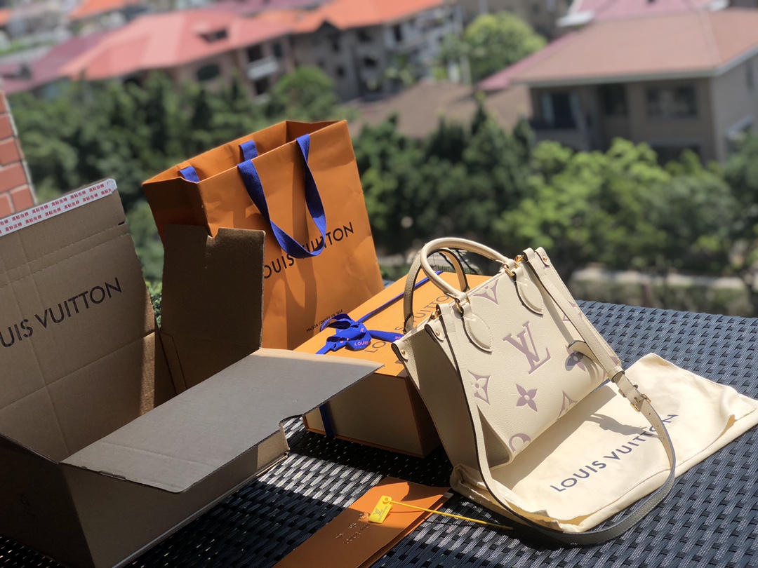 🌼 m45654尺寸25-19-11.5㎝新款小号onthego 奶白色 ，我们的产品坚持自然光线下实拍