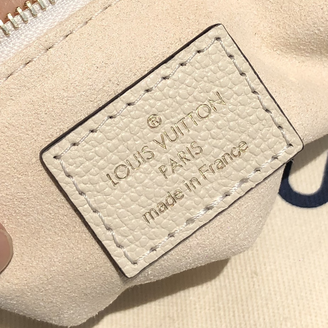 🌼 m45654尺寸25-19-11.5㎝新款小号onthego 奶白色 ，我们的产品坚持自然光线下实拍