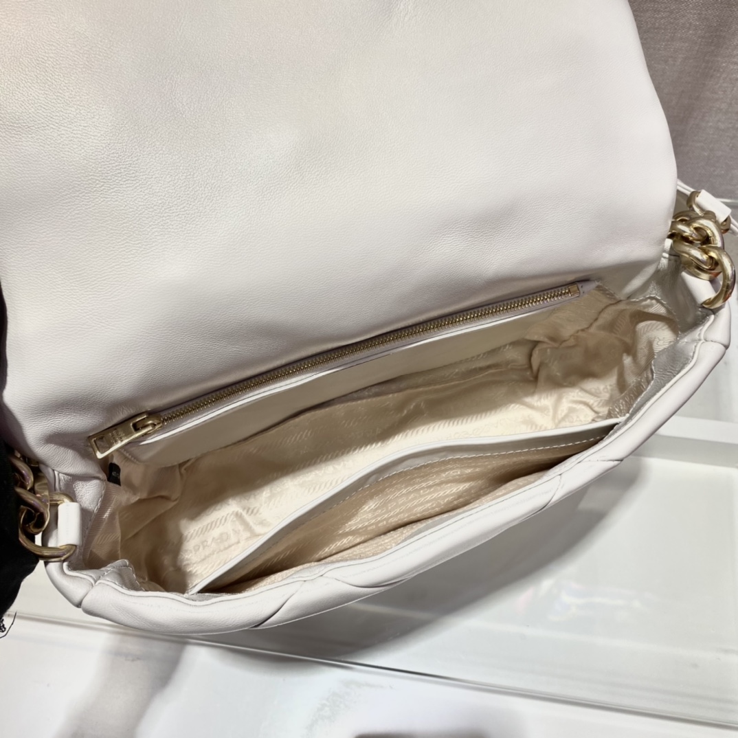 PRADA普拉达进口胎羊皮三合一肩背包1BD291