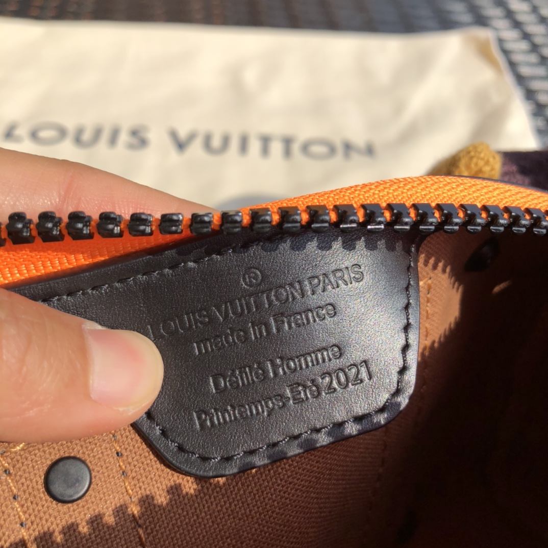 🌼 m80118 尺寸21-12-9㎝ 正宗的好货！出自香港贸易渠道！抱抱猴包到货了，席卷时尚圈的迷你「