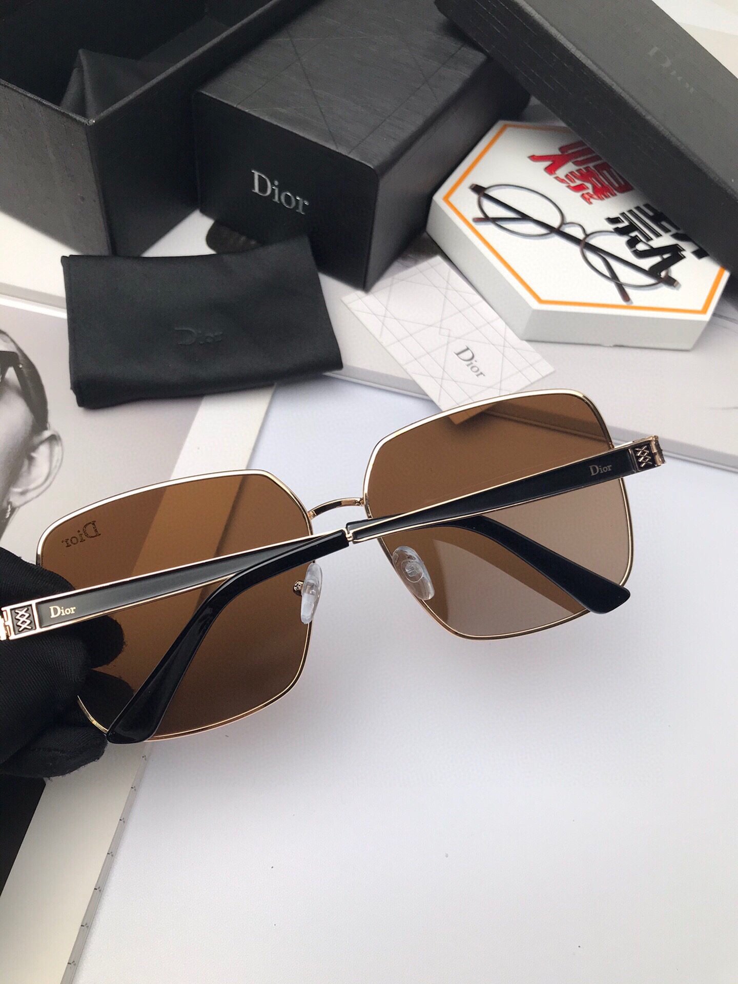 新款:品牌Dior迪奥女士偏光太阳镜
