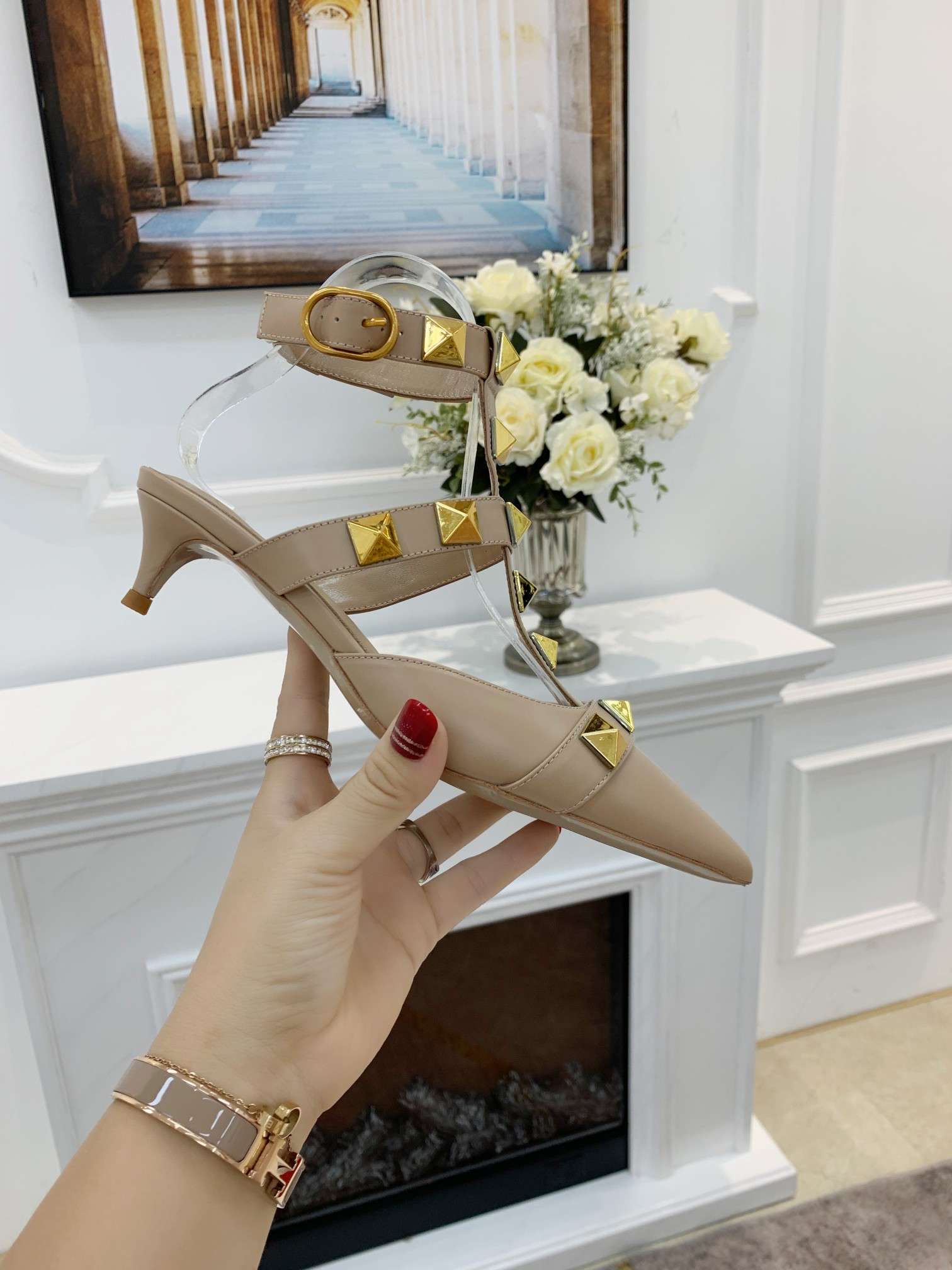 Valentino Valentino primavera y verano nuevos zapatos remachados en el nuevo ------- ¡------- último