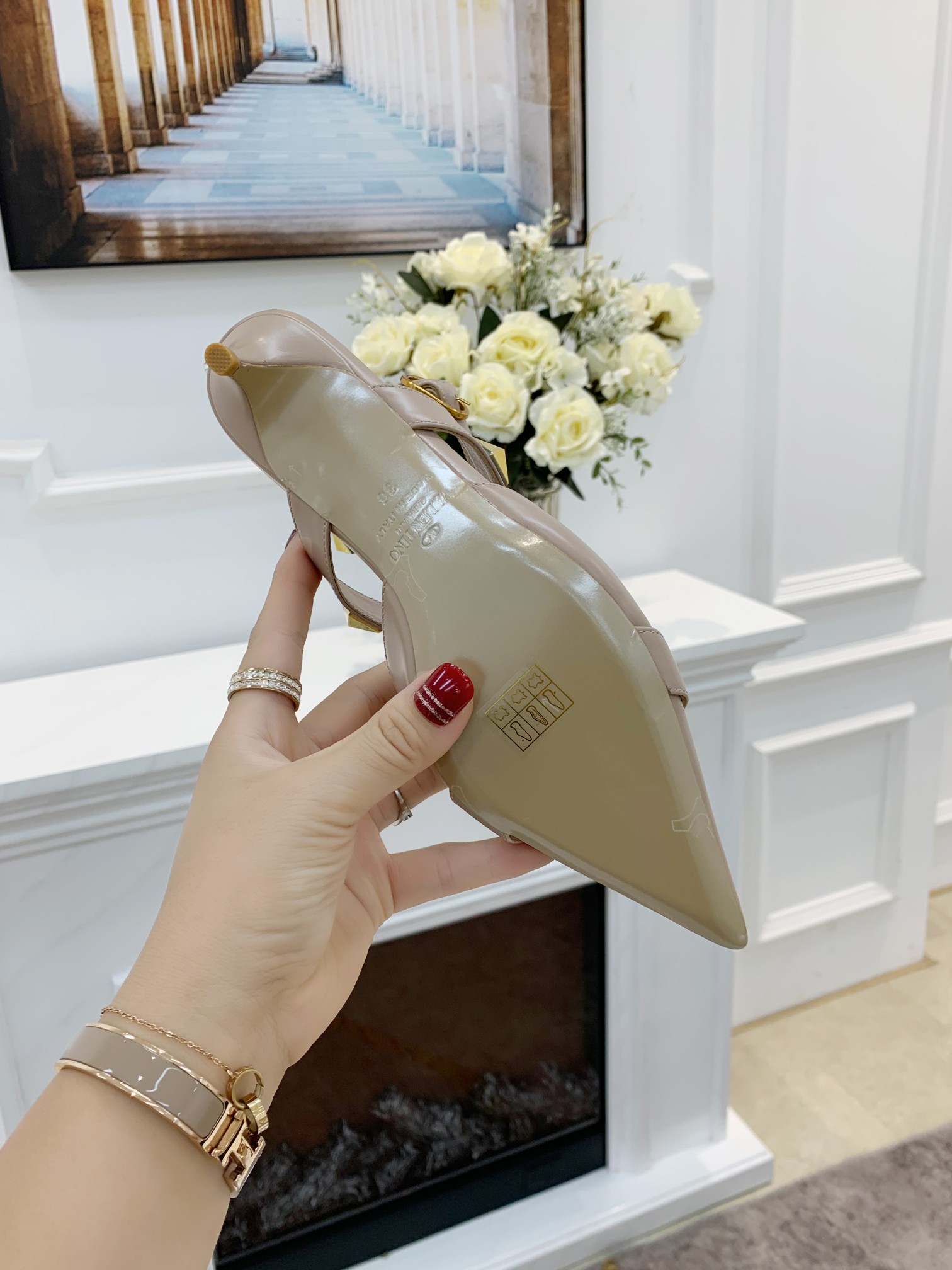Valentino Valentino primavera y verano nuevos zapatos remachados en el nuevo ------- ¡------- último