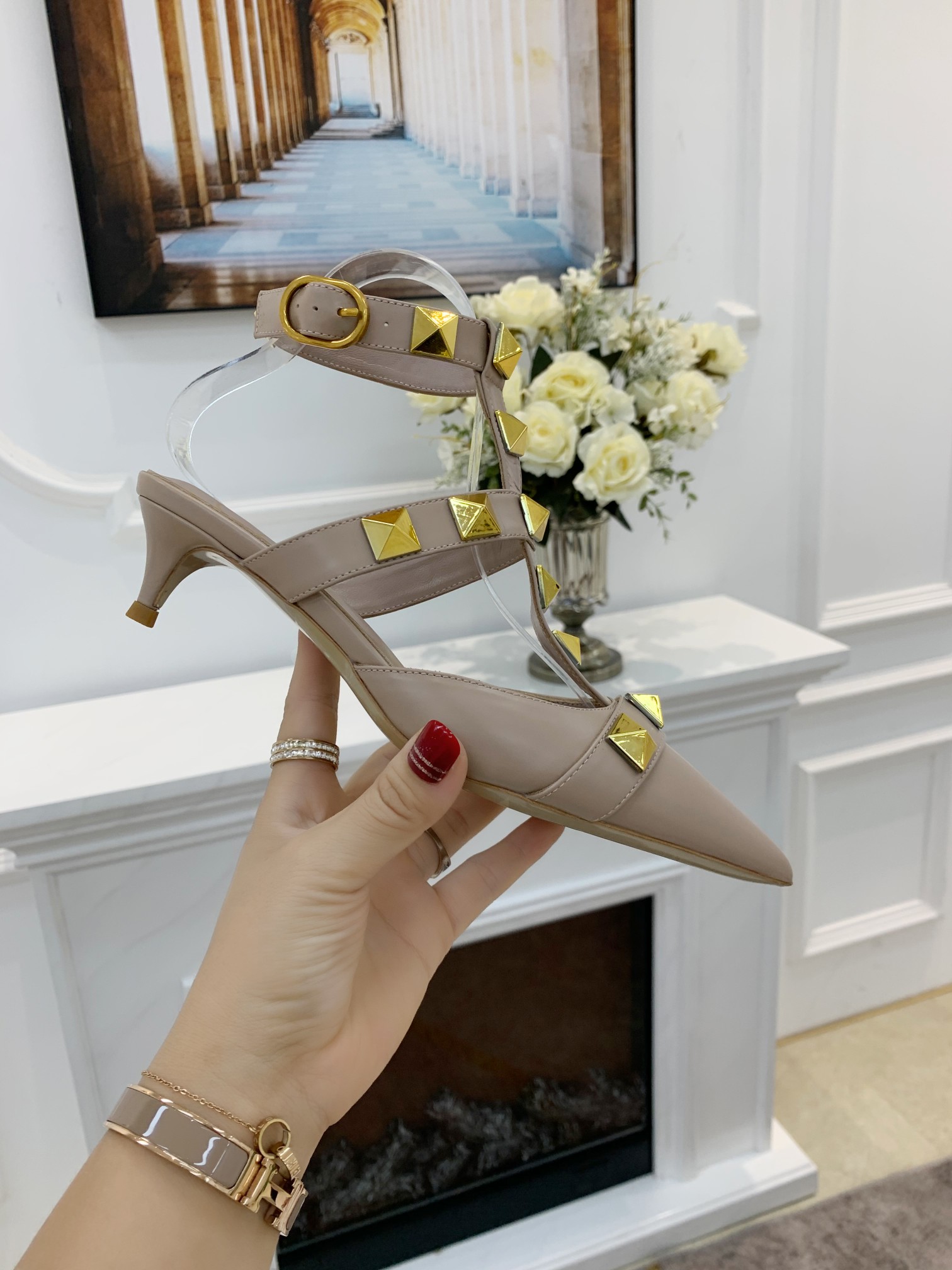 Valentino Valentino primavera y verano nuevos zapatos remachados en el nuevo ------- ¡------- último