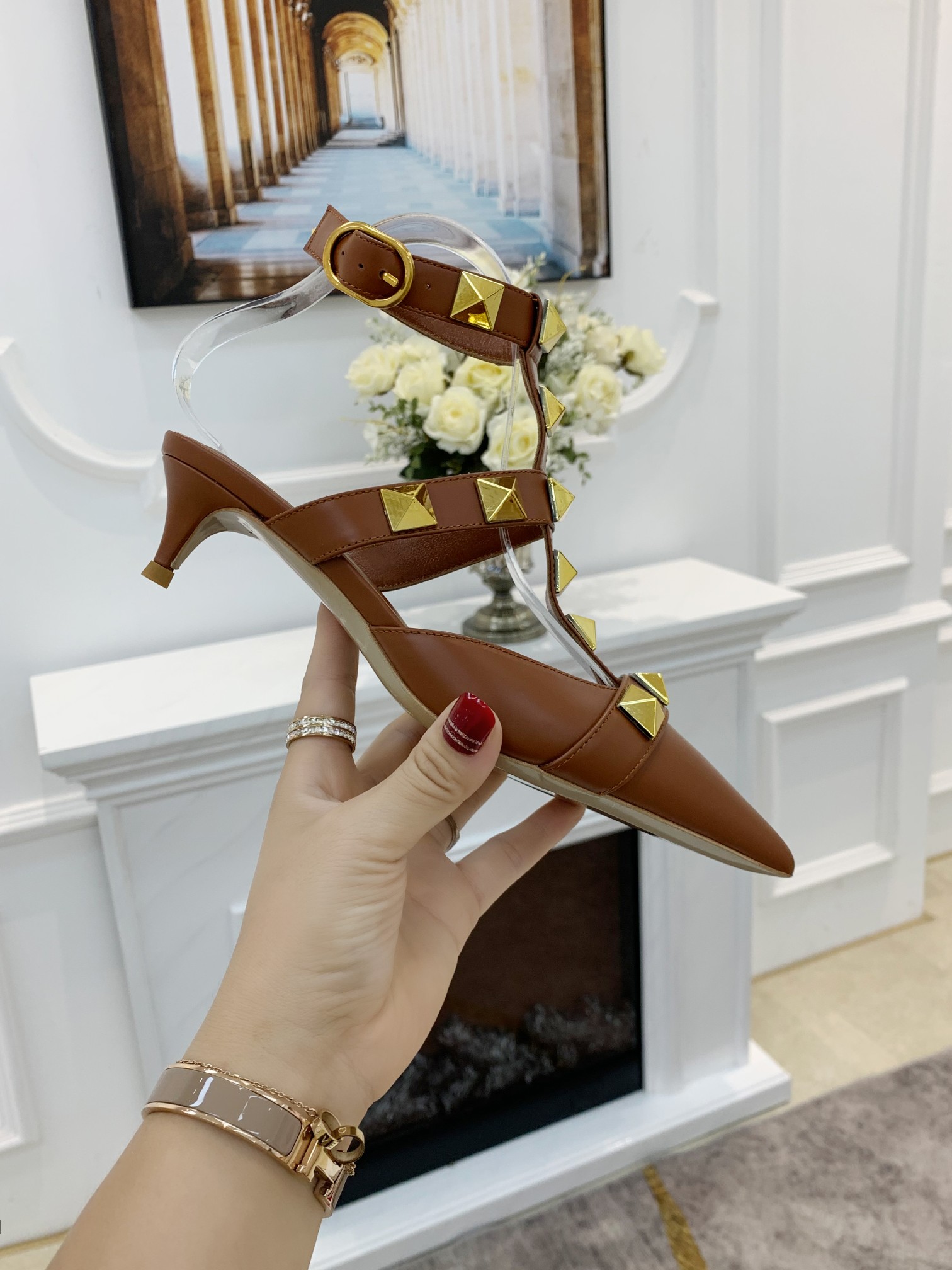 Valentino Valentino primavera y verano nuevos zapatos remachados en el nuevo ------- ¡------- último