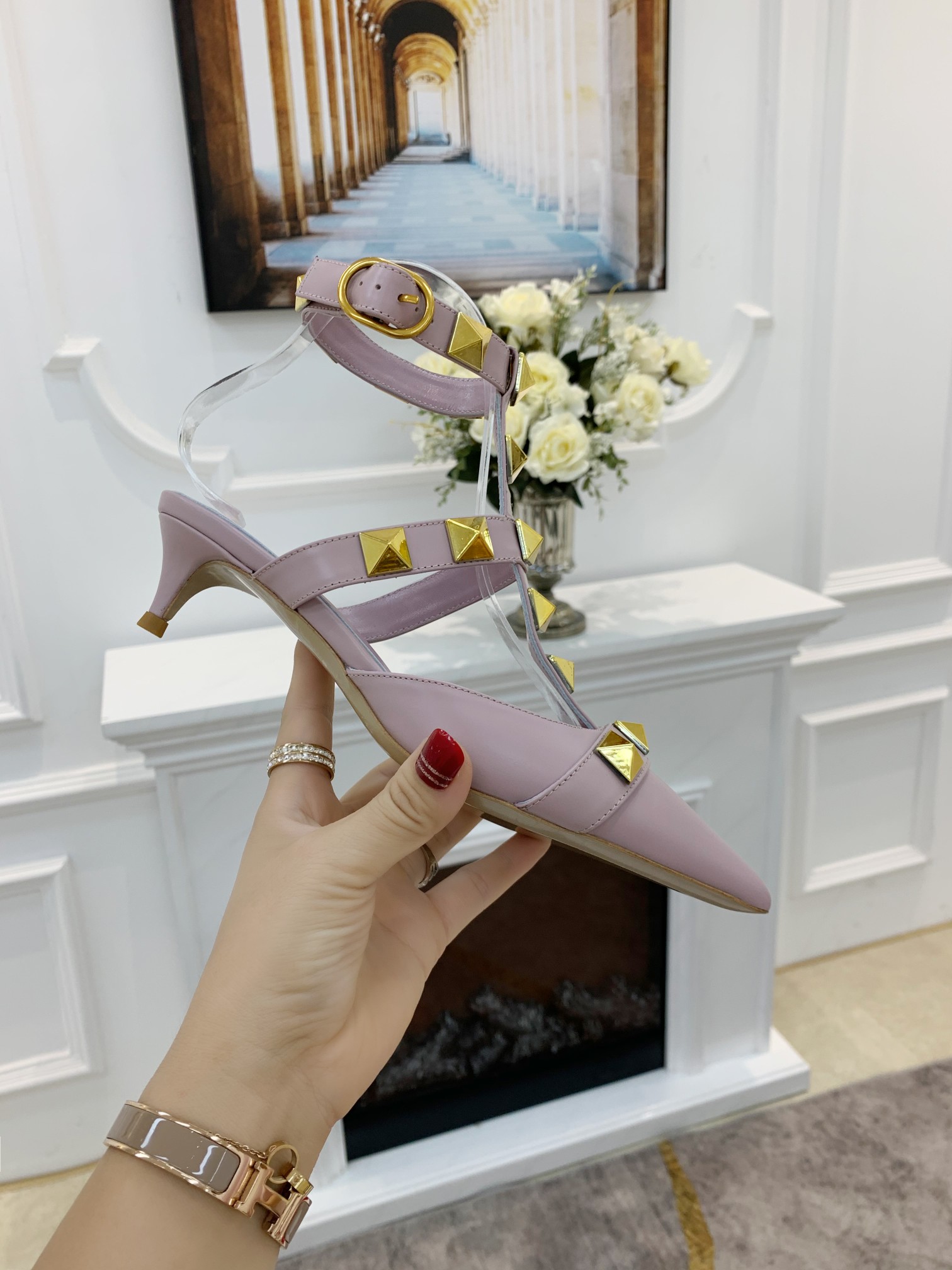 Valentino Valentino primavera y verano nuevos zapatos remachados en el nuevo ------- ¡------- último