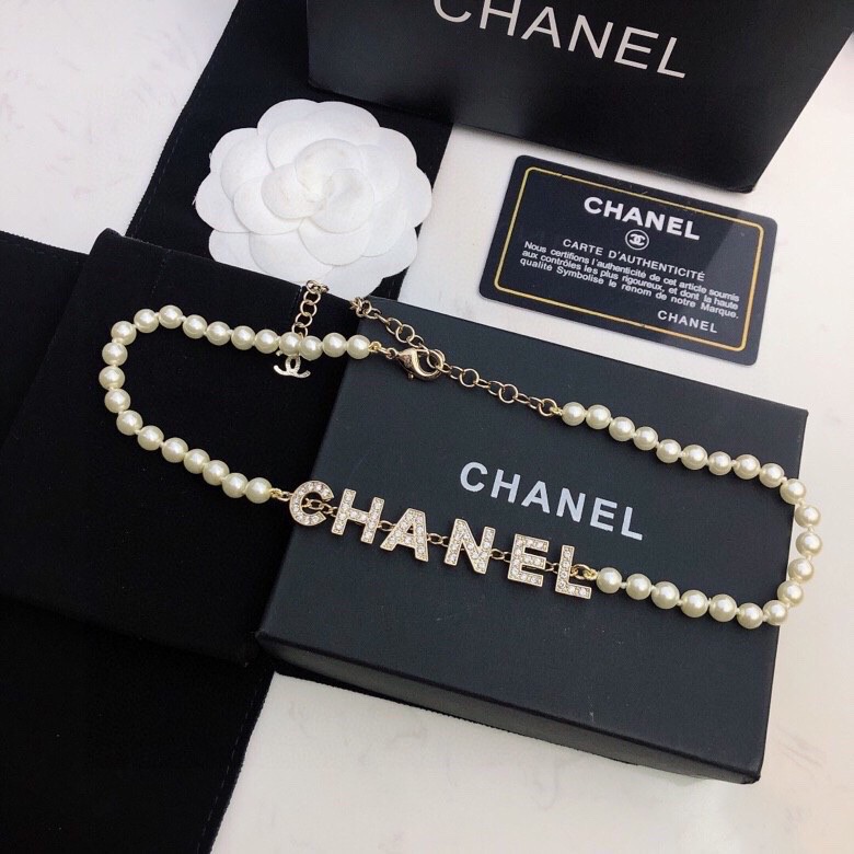 chanel pearl letter logo necklace