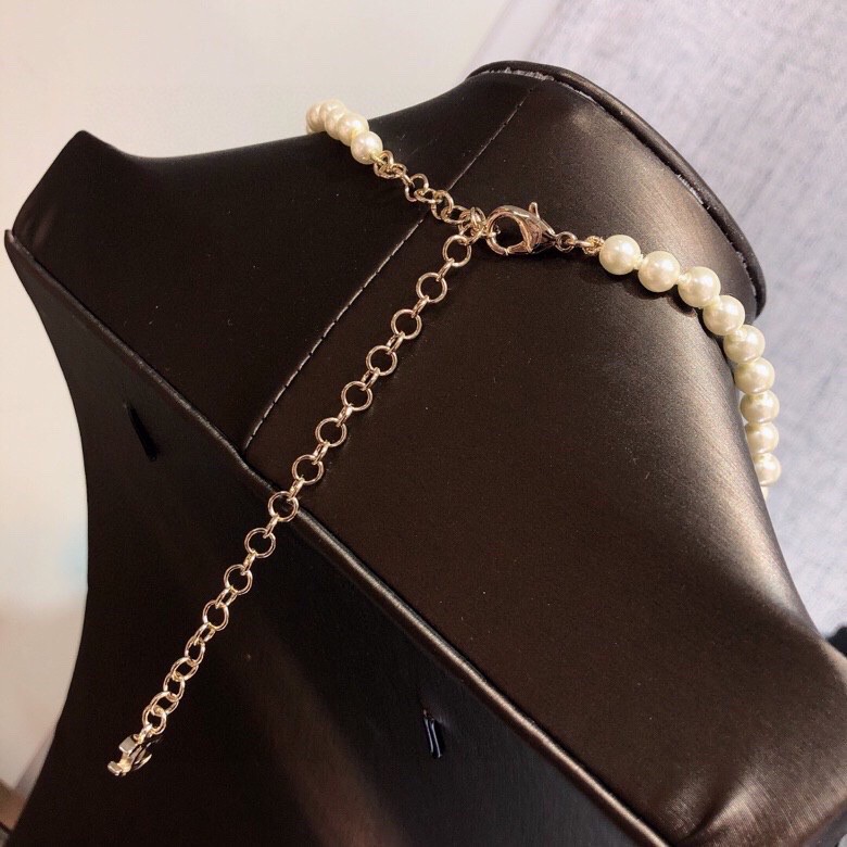 chanel pearl letter logo necklace