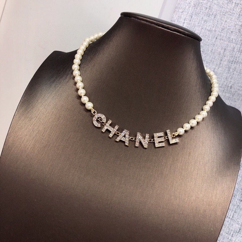 chanel pearl letter logo necklace