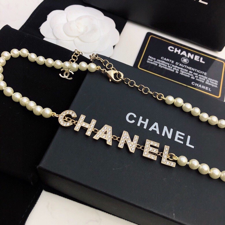 chanel pearl letter logo necklace