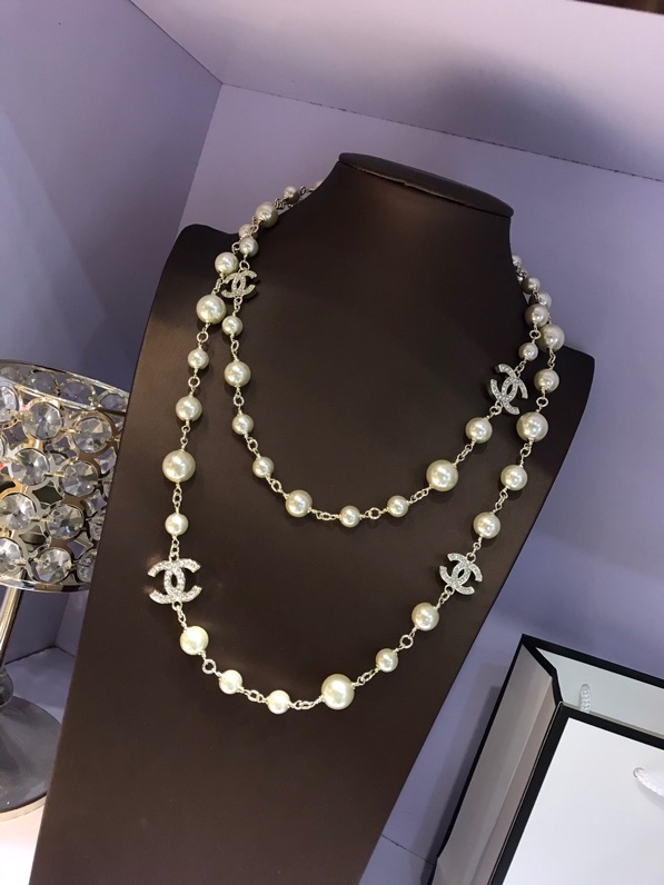 Chanel Jewelry Necklaces & Pendants Gold Platinum