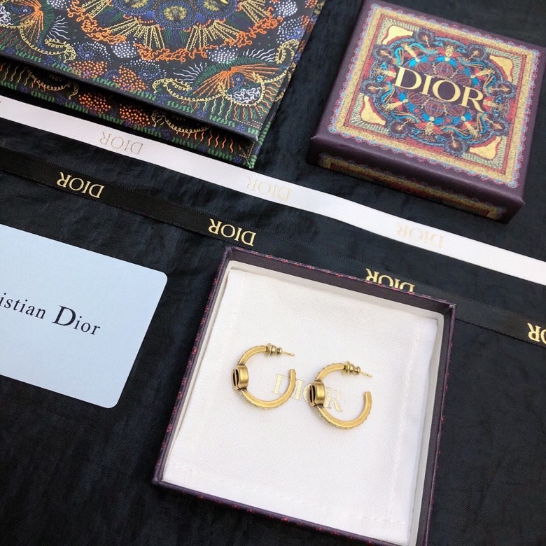 👑2022新款迪奥 dior 精致女人 珍珠CD耳钉 贵族少女名媛必备D家 字母款 一年四季百搭气质单品