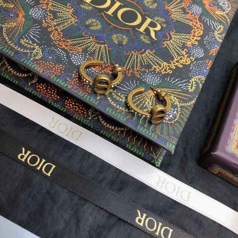 👑2022新款迪奥 dior 精致女人 珍珠CD耳钉 贵族少女名媛必备D家 字母款 一年四季百搭气质单品
