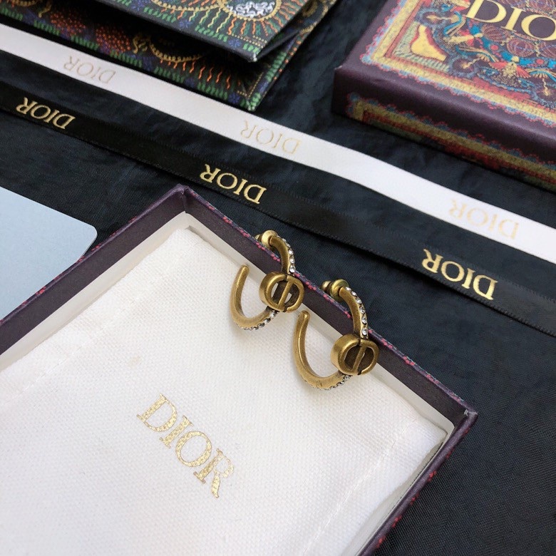 👑2022新款迪奥 dior 精致女人 珍珠CD耳钉 贵族少女名媛必备D家 字母款 一年四季百搭气质单品