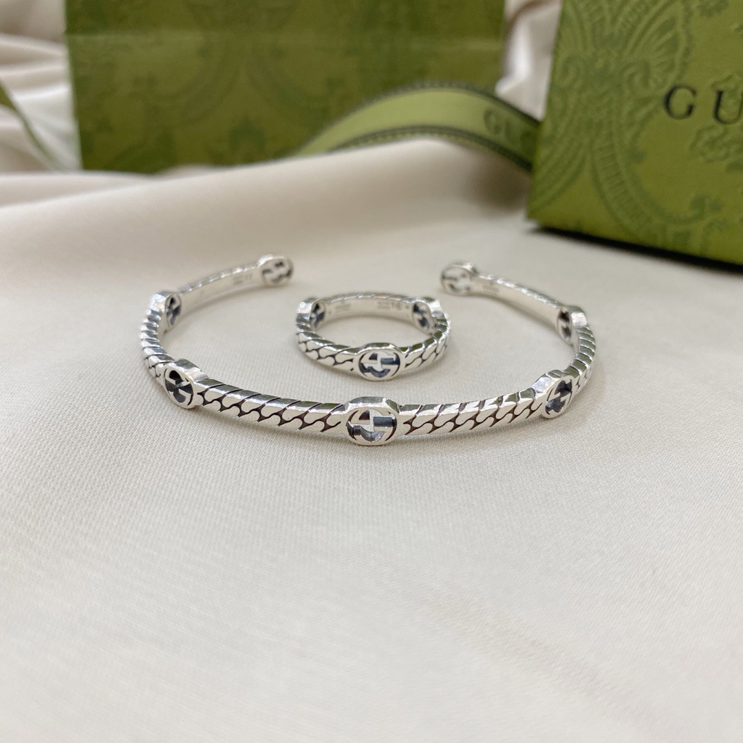 NO:101500,P98 ring bracelet, new today [Gucci ring Gucci bracelet] Gucci new interlocking double G narrow version sterling silver bracelet ring Size 10# 12# 14# 16# 18# 20# 22#, Gucci bracelet Gucci ring, gucci, gucci, ring, bracelet, pure silver19860909P98戒指手镯 今日上新【古驰戒指 古驰手镯】 Gucci古驰新款互扣式双G窄版纯银手镯戒指 尺寸10# 12# 14# 16# 18# 20# 22#,古驰手镯古驰戒指,gucci,gucci,ring,bracelet,pure silver,Jewelry