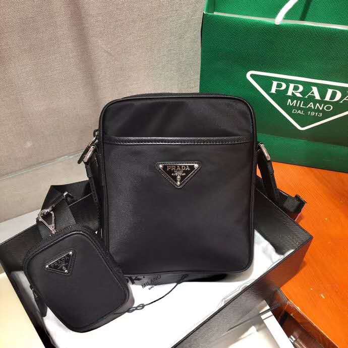 Prada Taschen Umhängetaschen  & Schultertaschen Gewebe Nylon Saffiano Leder