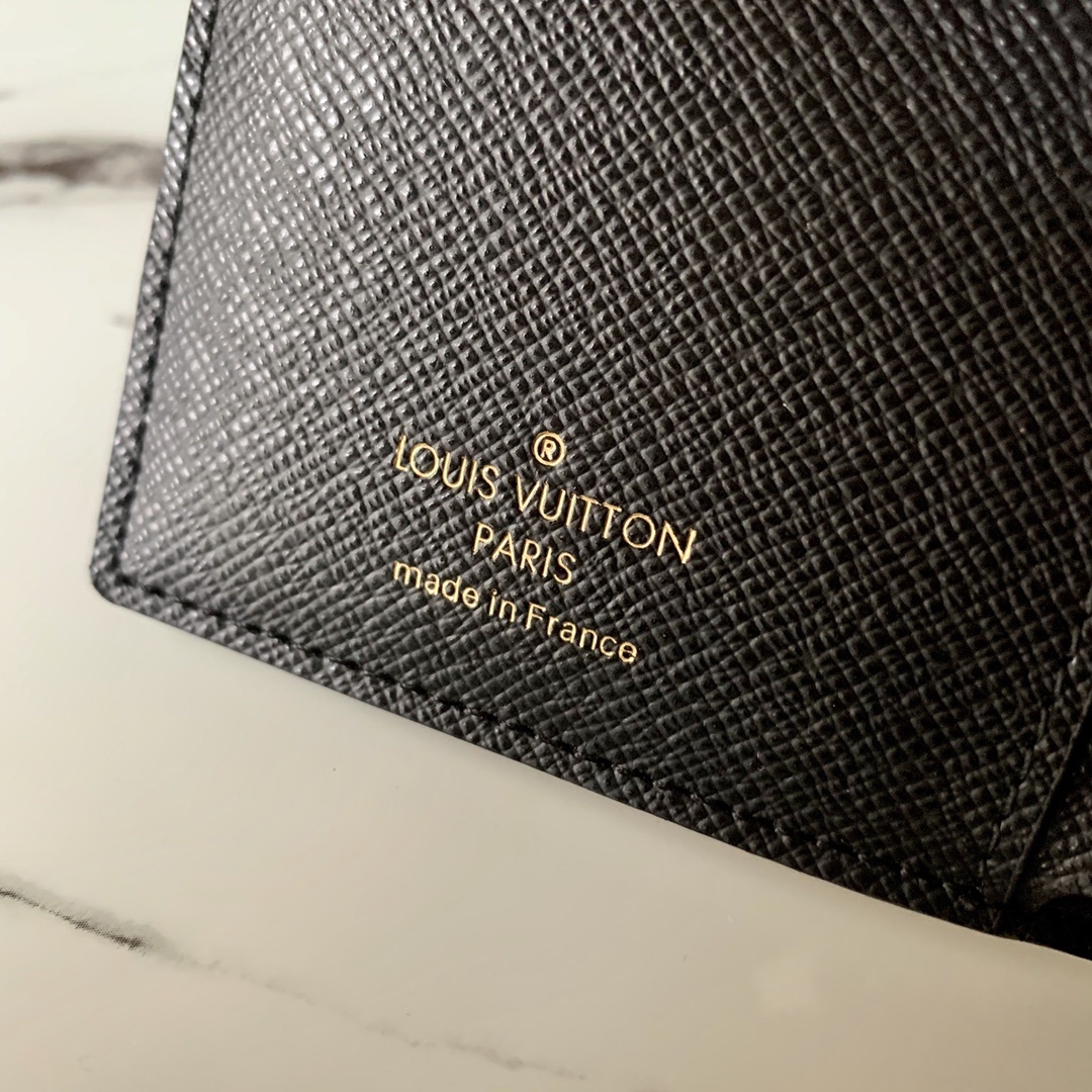 芯片版M69432老花黄花Juliette钱夹以经典Monogram帆布烘托MonogramGiantR