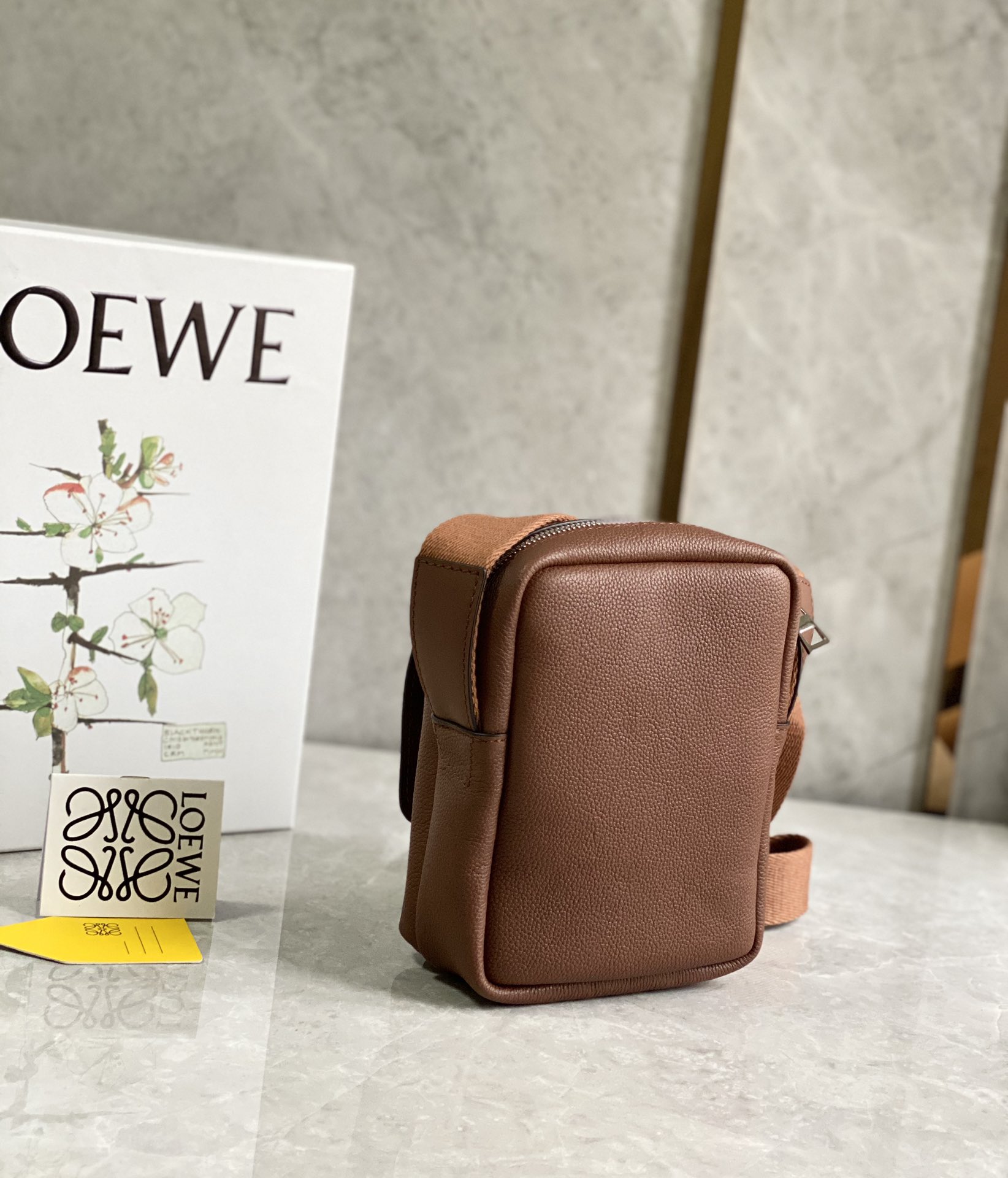 Loewe超小号Military Crossbody军用斜挎包 B553P59X01棕色