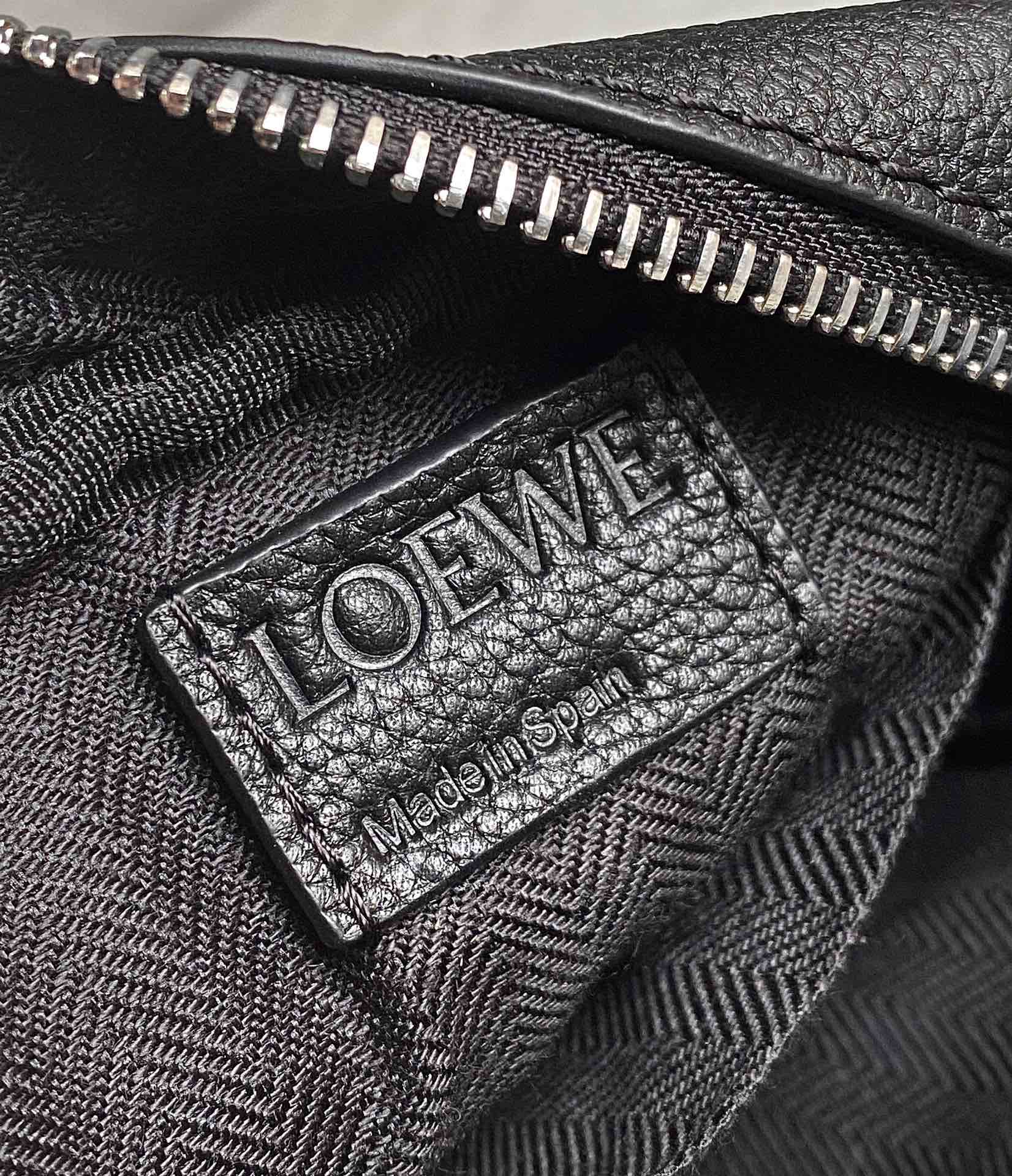 Loewe超小号Military Crossbody军用斜挎包 B553P59X01黑色