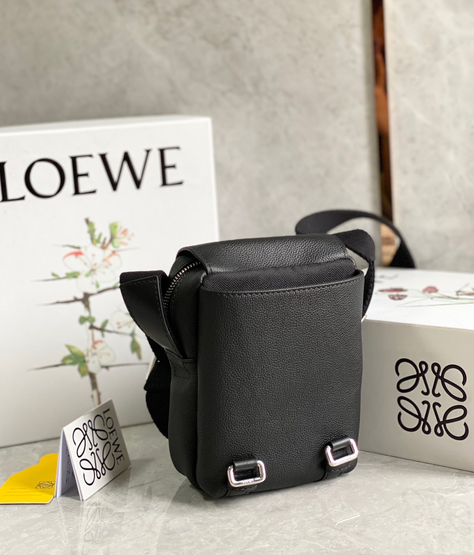 Loewe超小号Military Crossbody军用斜挎包 B553P59X01黑色