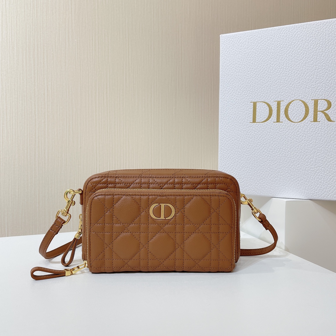 Dior Caro сумка через плечо из кожи с каннажским стеганым узором и двумя отделениями
