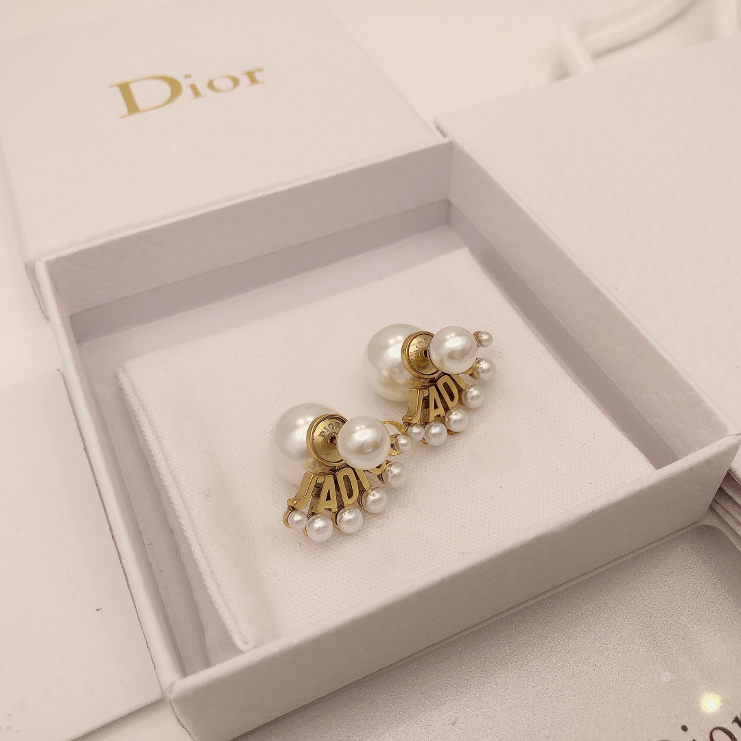 编号DED0011❤🎁Dior ☀2021春冬新款DIOR迪奥jadior大小珍珠耳钉耳环☀专柜一致黄铜