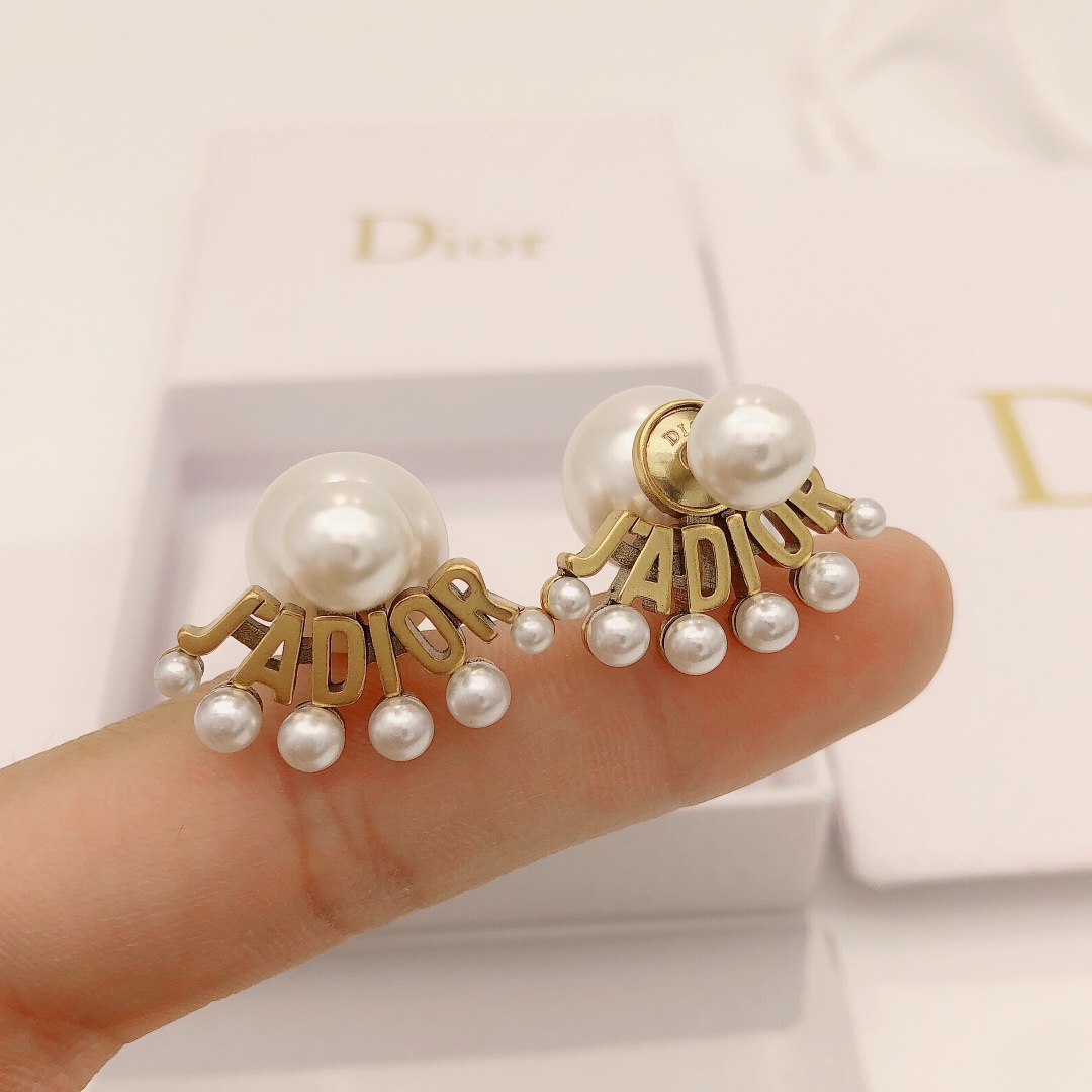 编号DED0011❤🎁Dior ☀2021春冬新款DIOR迪奥jadior大小珍珠耳钉耳环☀专柜一致黄铜