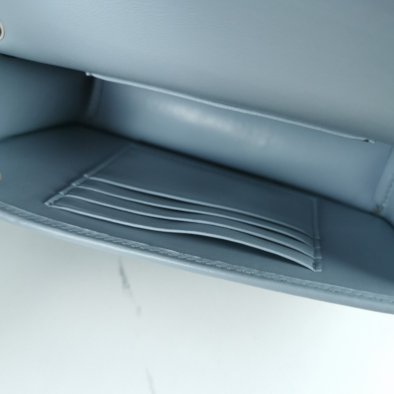 MIUMIU缪缪Matelasse皱褶纹图案顶级进口小羊皮手袋5BP065