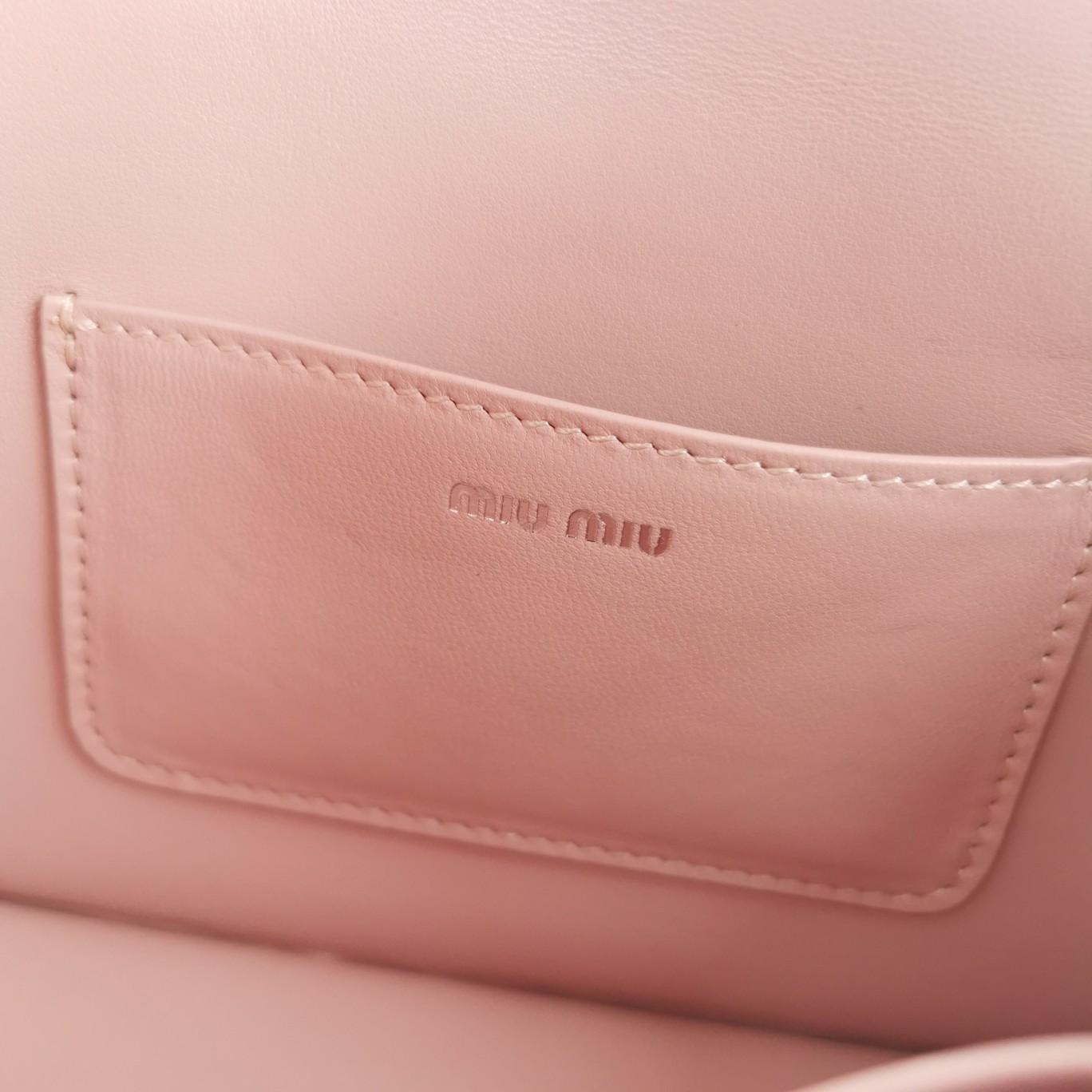 MIUMIU缪缪Matelasse皱褶纹图案顶级进口小羊皮手袋5BP065