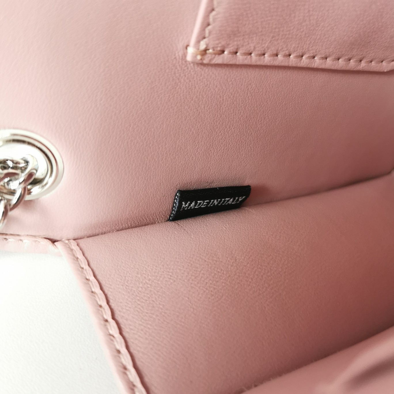 MIUMIU缪缪Matelasse皱褶纹图案顶级进口小羊皮手袋5BP065