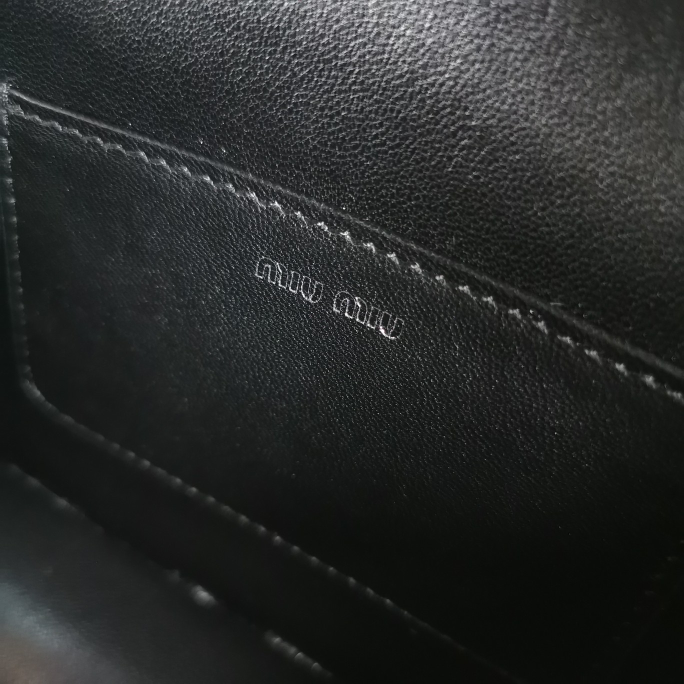 MIUMIU缪缪Matelasse皱褶纹图案顶级进口小羊皮手袋5BP065